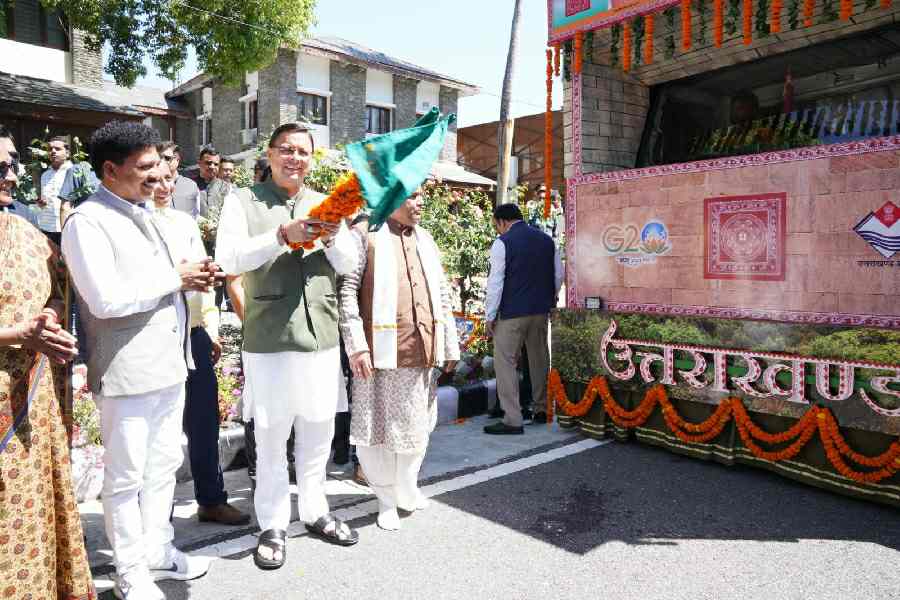 मुख्यमंत्री ने उत्तराखण्ड राज्य की झांकी ‘मानसखण्ड’ को प्रदेश के जनपदों/ब्लॉक मुख्यालयों तथा मुख्य स्थानों पर प्रदर्शन हेतु किया फ्लैग ऑफ