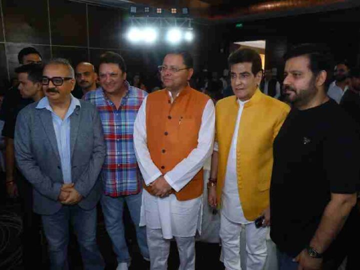 मुख्यमंत्री ने मुंबई में किया फिल्म उद्योग से जुड़ी हस्तियों से विचार विमर्श, फिल्म निर्माताओं ने उत्तराखण्ड में फ़िल्म शूटिंग के लिए दिखाया उत्साह, सीएम ने फिल्म जगत से जुड़े लोगों को किया ग्लोबल इन्वेस्टर समिट में आमंत्रित