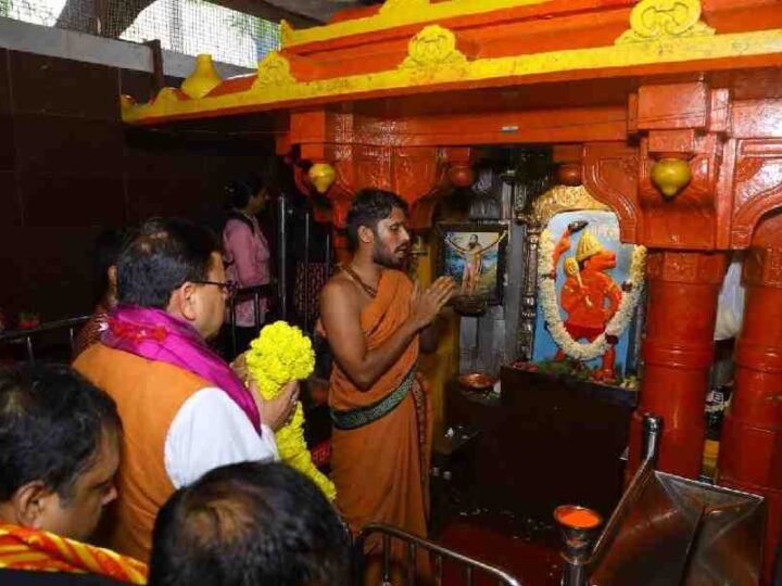 मुख्यमंत्री ने मुंबई में किए श्री सिद्धिविनायक मंदिर में दर्शन