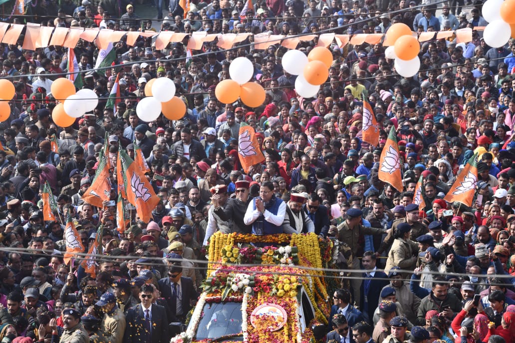 उत्तरकाशी में मुख्यमंत्री के रोड शो में सड़कों पर उतरा जनसैलाब, सीएम ने किया 291 करोड़ की योजनाओं का लोकार्पण तथा शिलान्यास