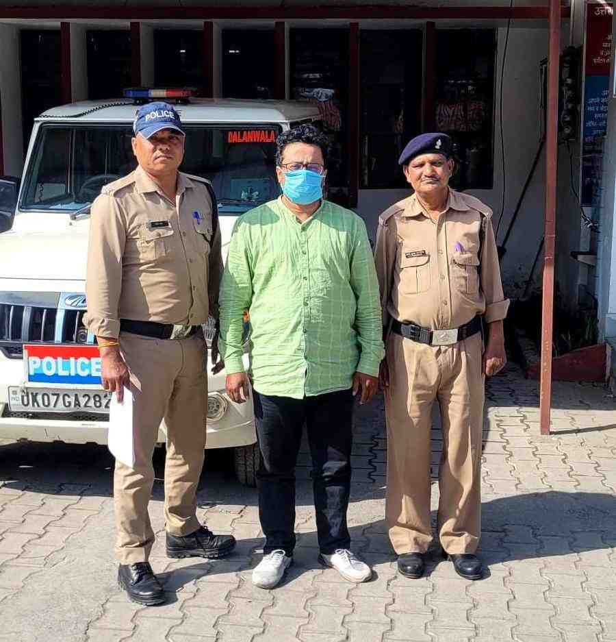 लोन दिलाने के नाम पर 40 लाख रुपए की धोखाधड़ी करने वाले 01 अभियुक्त को दून पुलिस ने गैर प्रान्त दिल्ली से किया गिरफ्तार