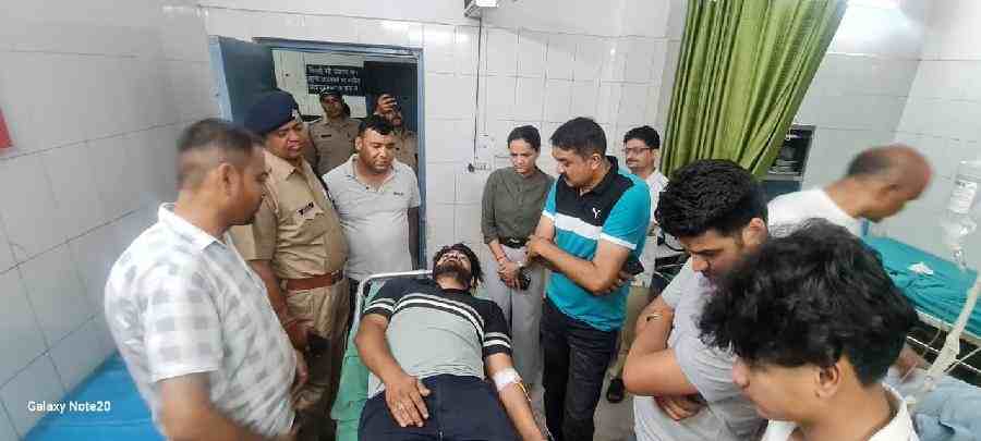 उत्तर प्रदेश का शातिर गैंगस्टर अपने साथी के साथ पुलिस मुठभेड में हुआ घायल, अभियुक्त द्वारा अपने 2 अन्य साथियों के साथ प्रेमनगर क्षेत्र में गौवंश की चोरी कर दिया था गौकशी की घटना को अंजाम