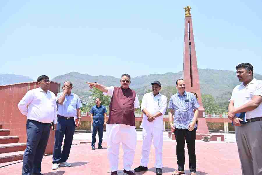 सैनिक कल्याण मंत्री गणेश जोशी ने गुनियाल गांव में सैन्यधाम निर्माण स्थल का किया निरीक्षण, जल्द ही उत्तराखंड का पंचम धाम सैन्य धाम प्रदेश की जनता को किया जाएगा समर्पित – गणेश जोशी