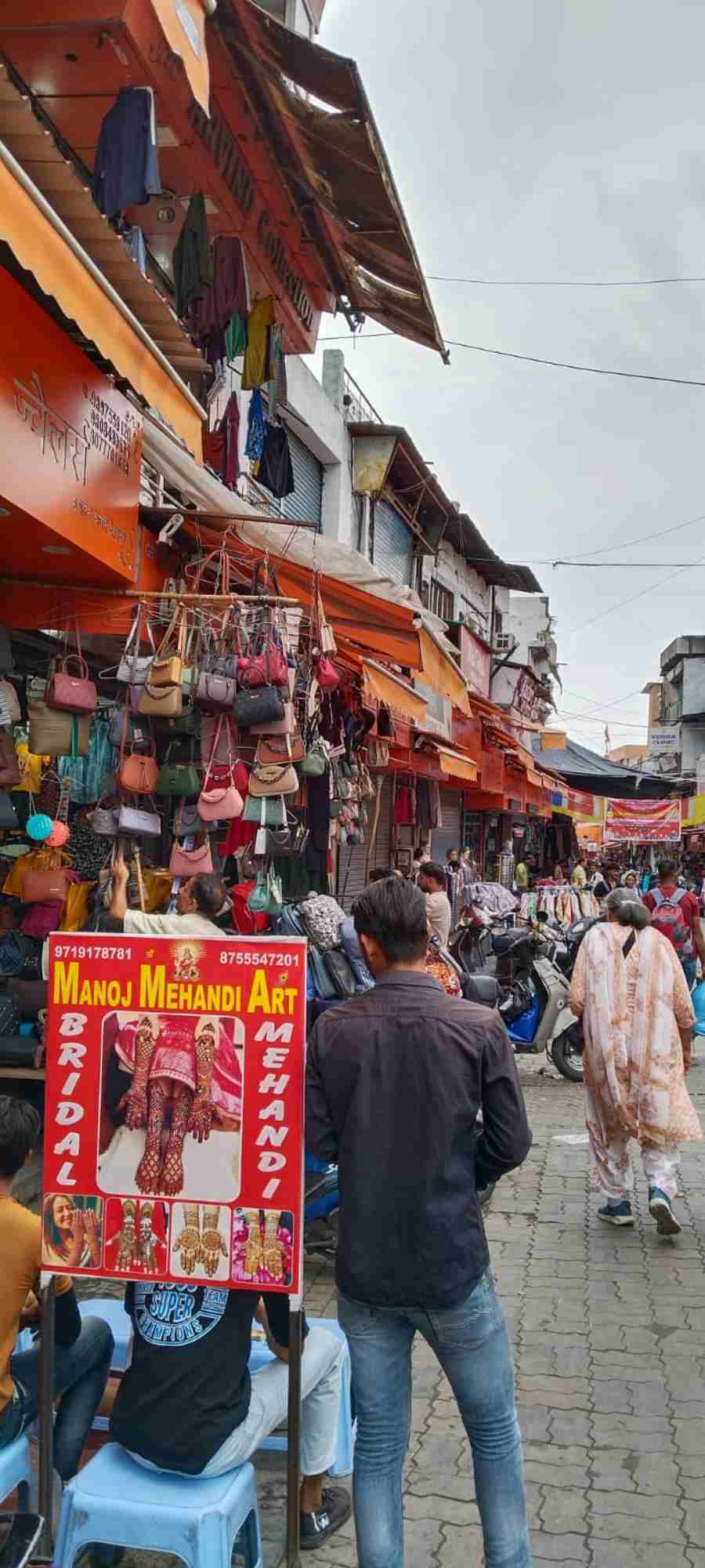 कानून व्यवस्था को ढाल बनाकर राजनीति करने वालों को जनता का करारा जवाब, भू कानून संघर्ष समिति के द्वारा देहरादून बंद की अपील रही बेसर, पुलिस की दो टूक माहौल बिगाड़ने वालों पर होगीं कडी कार्यवाही