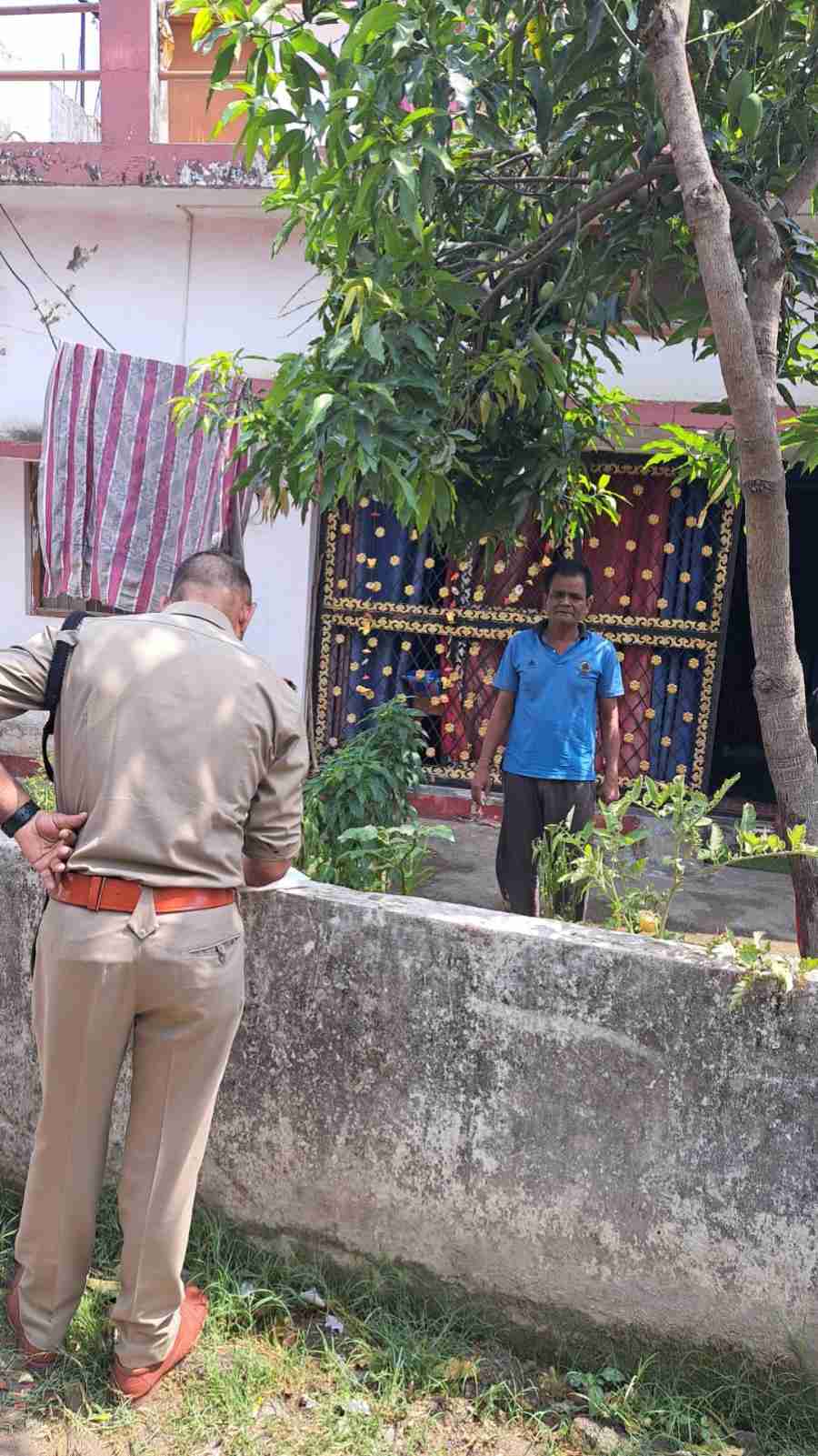 थाना सेलाकुई पुलिस द्वारा जमनपुर, पीठ वाली गली, शिवनगर बस्ती क्षेत्र में चलाया सत्यापन अभियान, किरायेदारों का सत्यापन न कराने वाले 30 मकान मालिकों का पुलिस एक्ट में किया चालान, 3 लाख रूपये का किया जुर्माना