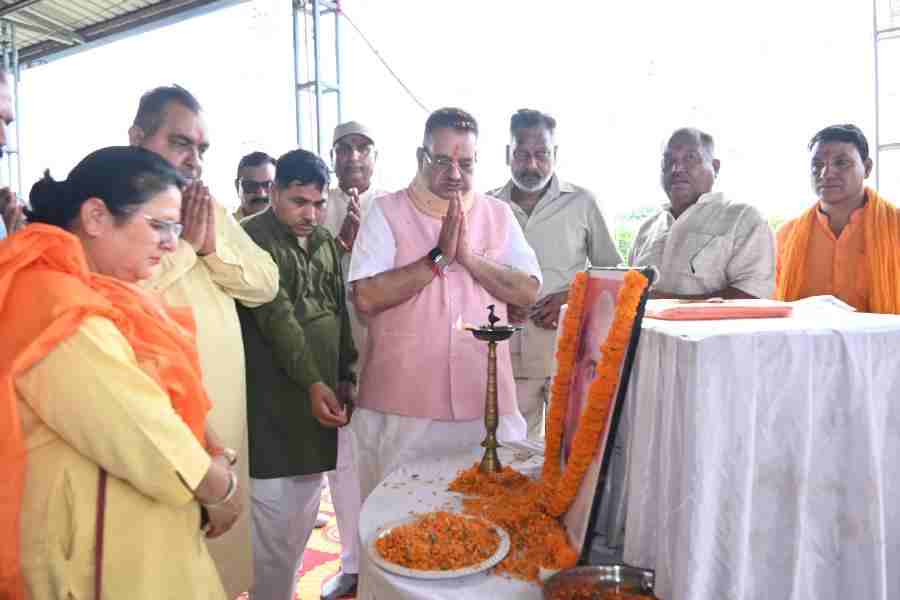 कैबिनेट मंत्री गणेश जोशी ने जनसंघ के संस्थापक डॉ. श्यामा प्रसाद मुखर्जी के बलिदान दिवस पर दी उन्हें पुष्पांजलि