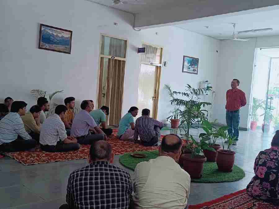 पदों में कटौती किए जाने से आक्रोशित राज्य कर कर्मचारी संयुक्त मोर्चा का धरना-प्रदर्शन जारी