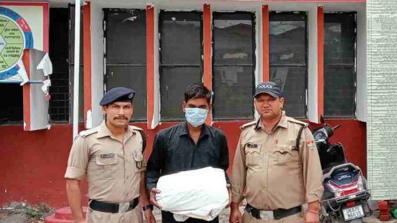 3 किलो 70 ग्राम अवैध गांजे के साथ एक नशा तस्कर को दून पुलिस किया गिरफ्तार