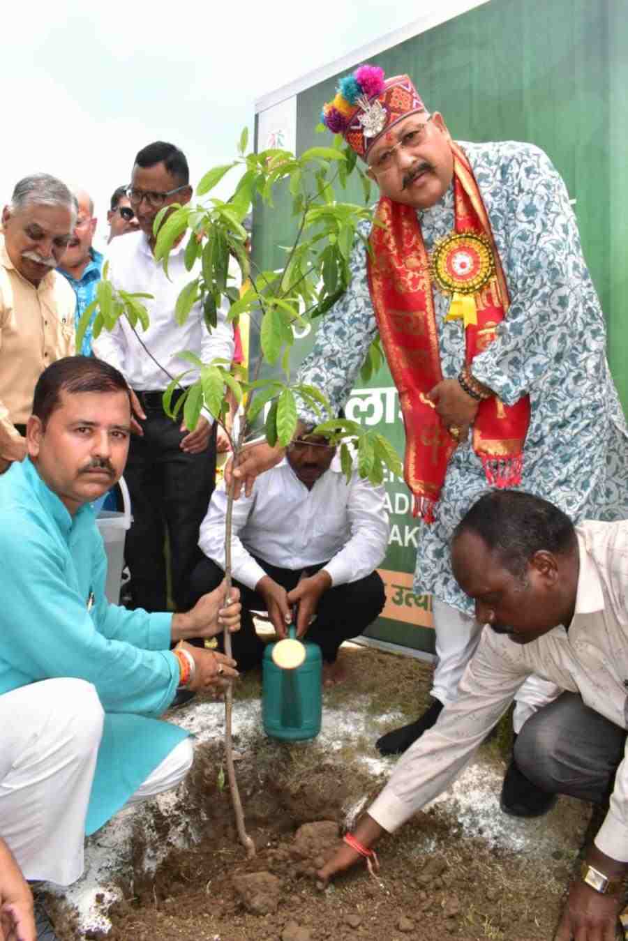 संस्कृति मंत्री महाराज ने लोकपर्व ‘हरेला’ पर किया वृक्षारोपण, हरेला पर उत्तराखंड संस्कृत, साहित्य एवं कला परिषद द्वारा आयोजित सांस्कृतिक कार्यक्रम में भी किया प्रतिभाग