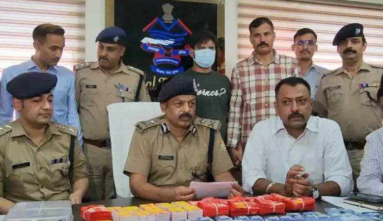 उत्तराखंड पुलिस और I4C, गृह मंत्रालय ने मिलकर दक्षिण एशिया में सिम कार्ड भेजने वाले सिम कार्टेल का किया गया भंडाफोड़, एसटीएफ ने अन्तर्राष्ट्रीय साईबर अपराधियों को फर्जी सिम कार्ड उपलब्ध कराने वाले मास्टर माइण्ड को किया गिरफ्तार