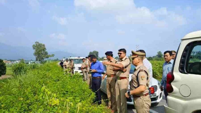 पछवादून में सरकारी जमीनों पर हुए अवैध अतिक्रमण का एसएसपी देहरादून ने लिया जायजा, अवैध रूप से अतिक्रमण कर बनाये गये धार्मिक प्रतिष्ठानों, मकानों/दुकानो को किया गया चिन्हित