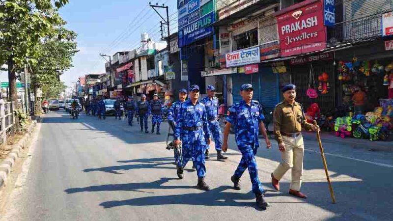 दून पुलिस ने रैपिड एक्शन फोर्स के साथ मिलकर चलाया जन सम्पर्क अभियान