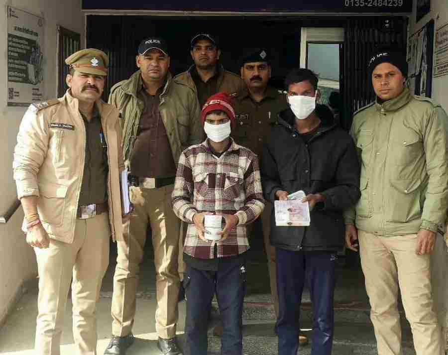 चोरी की 2 अलग- अलग घटनाओं का दून पुलिस ने किया खुलासा, 2 अभियुक्तों को पुलिस ने किया गिरफ्तार