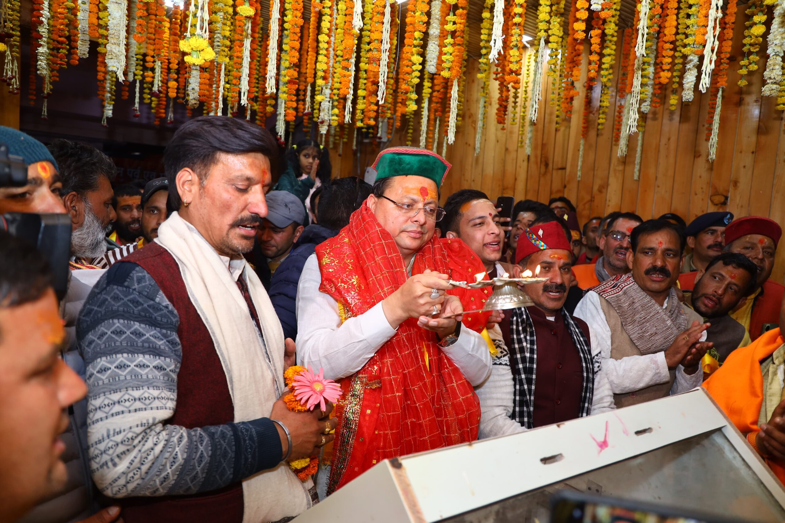 गंगोत्री और यमुनोत्री धाम के कपाट श्रद्धालुओं के लिए खुले, प्रधानमंत्री नरेन्द्र मोदी के नाम से दोनों धामों में की गई पहली पूजा, दोनों धामों में कपाटोद्घाटन के अवसर पर मुख्यमंत्री धामी ने की विशेष पूजा-अर्चना