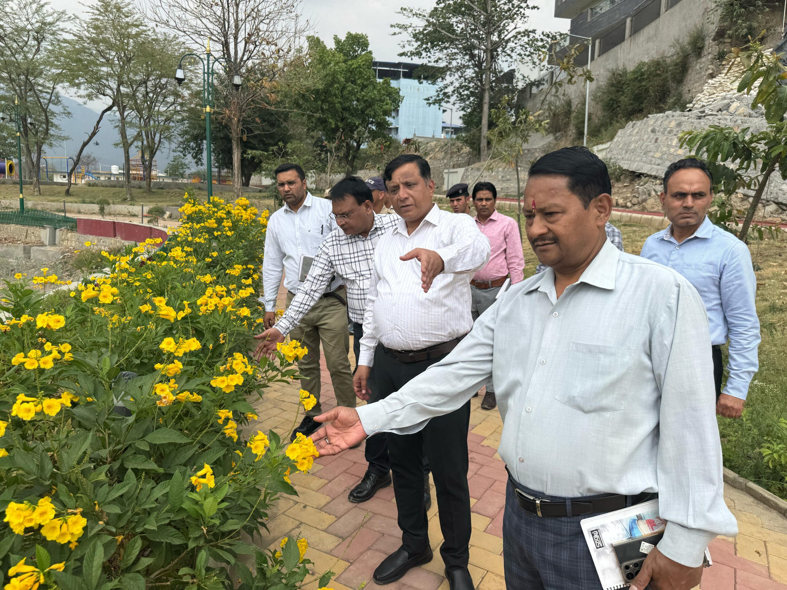 अब सिटी पार्क में लीजिए साइक्लिंग का आनंद, पार्क में साईकल ट्रैक बनकर हुआ तैयार, एमडीडीए उपाध्यक्ष ने सिटी पार्क सहित प्राधिकरण की विभिन्न योजनाओं की अद्यतन स्थिति का लिया जायजा, आलयम आवसीय परियोजना में सीवर व अन्य जरूरी कार्य 30 जून तक पूर्ण करने के दिए निर्देश