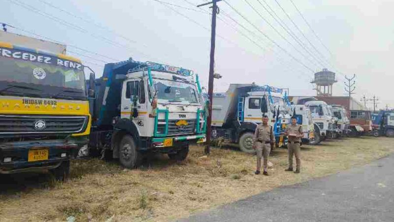 अवैध खनन/ओवर लोडिंग के विरूद्व दून पुलिस की बडी कार्रवाई, अवैध खनन/ ओवर लोडिंग/ड्रंक एण्ड ड्राइव तथा यातायात नियमों का उल्लंघन करने पर 118 वाहनों को पुलिस ने किया सीज