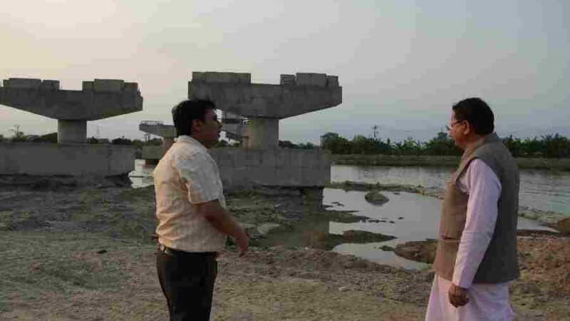 मुख्यमंत्री ने किया भारत-नेपाल सीमा पर निर्माणाधीन मार्ग का निरीक्षण