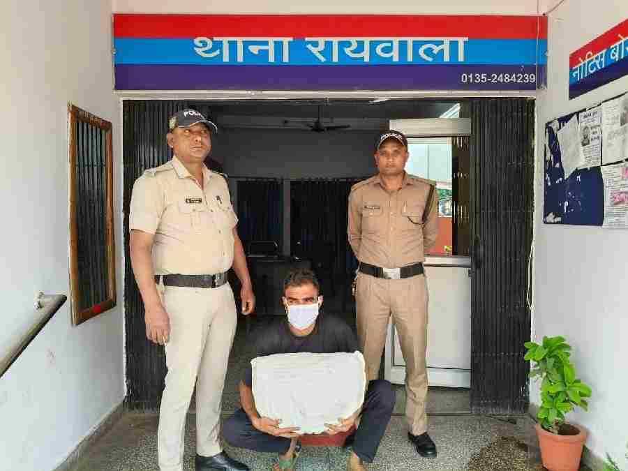 रायवाला क्षेत्र में बंद घर में हुई चोरी की घटना में फरार चल रहे अभियुक्त को दून पुलिस ने किया गिरफ्तार