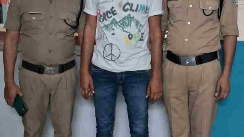 दूसरे के स्थान पर परीक्षा दे रहा मुन्ना भाई आया दून पुलिस की गिरफ्त में, सीबीएसई द्वारा आयोजित पोस्ट लैब असिस्टेंट की परीक्षा में दूसरे अभ्यर्थी की जगह परीक्षा देने पहुंचा था अभियुक्त
