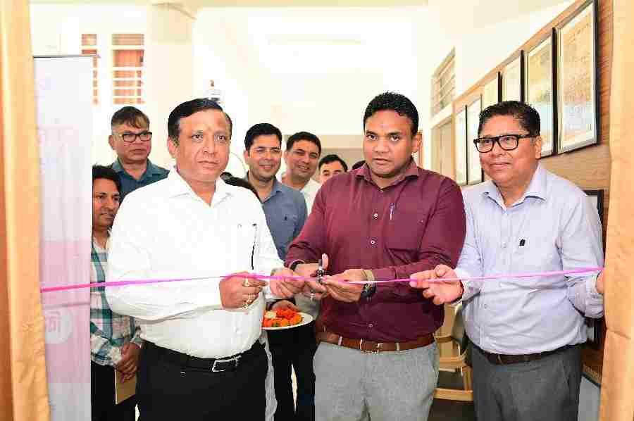 पत्रकारों के लिए मुख्यमंत्री धामी की पहल, पत्रकारों और परिजनों के लिए निःशुल्क स्वास्थ्य कैम्प का आयोजन