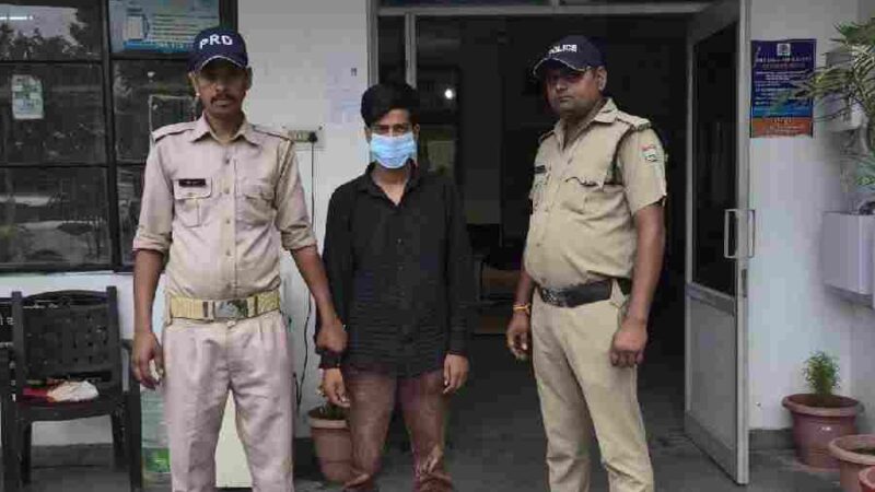 नाबलिग को बहला फुसलाकर भगा ले जाने वाले अभियुक्त को दून पुलिस ने पीलीभीत उत्तर प्रदेश से किया गिरफ्तार, अभियुक्त के कब्जे से नाबालिग युवती को किया बरामद