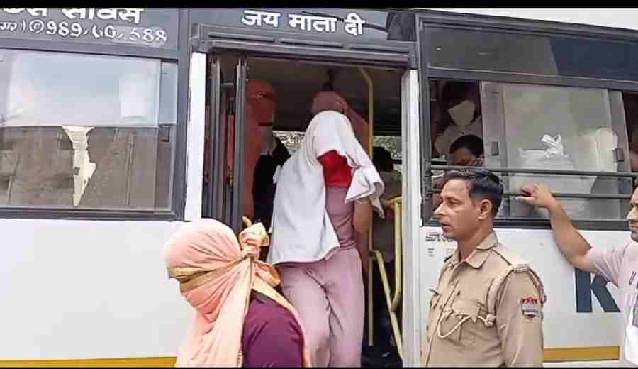 रुड़की मे पुलिस की बड़ी रेड से मचा हड़कम्प, होटल राजमहल मे कासीनो के काले कारोबार का हुआ भंडाफोड़, 8 महिलाओ और 24 पुरुषो को लिया गया हिरासत मे