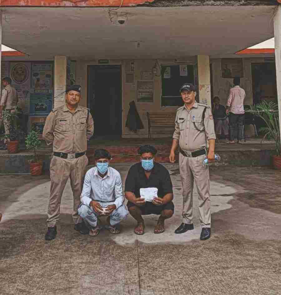 नशा तस्करों पर दून पुलिस की ताबड़तोड़ कार्यवाही, लाखों रुपये कीमत के अवैध मादक पदार्थों के साथ 4 नशा तस्करों को दून पुलिस ने किया गिरफ्तार
