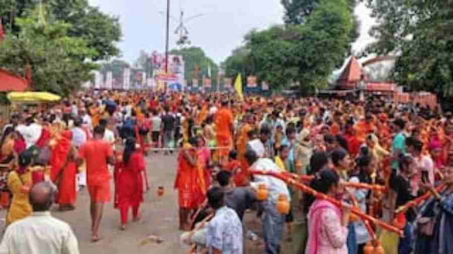 धामी सरकार ने कांवड़ यात्रा के लिए जारी किए सख्त दिशा-निर्देश, कांवड़ यात्रा मार्ग में खाद्य सामग्री बेचने वाले दुकानदार को अपनी दुकान पर फूड लाइसेंस प्रमुखता से प्रर्दशित करना जरूरी
