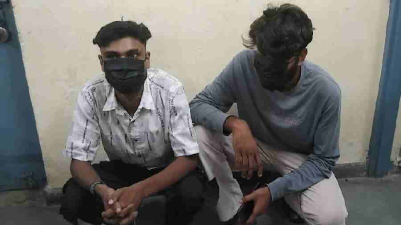 जेल से जमानत पर छुटते ही शराब के नशे में जंगल मे हुडदंग करना दो दोस्तो को पडा भारी, दोनो व्यक्तियों को पुलिस ने किया गिरफ्तार, पढाया कानून का पाठ