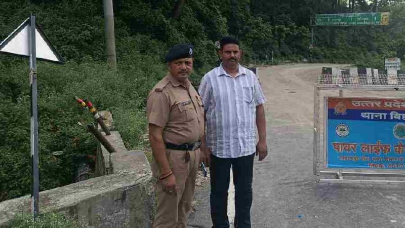 एसएसपी देहरादून की अपराधियो को दो टूक, दून को नही बनने देंगे अपराधियो की शरणस्थली, दून पुलिस का एक्शन: भूमि धोखाधड़ी के आदतन अभियुक्त को किया जिला बदर, ढोल बजाकर अभियुक्त को किया जनपद की सीमा से बाहर