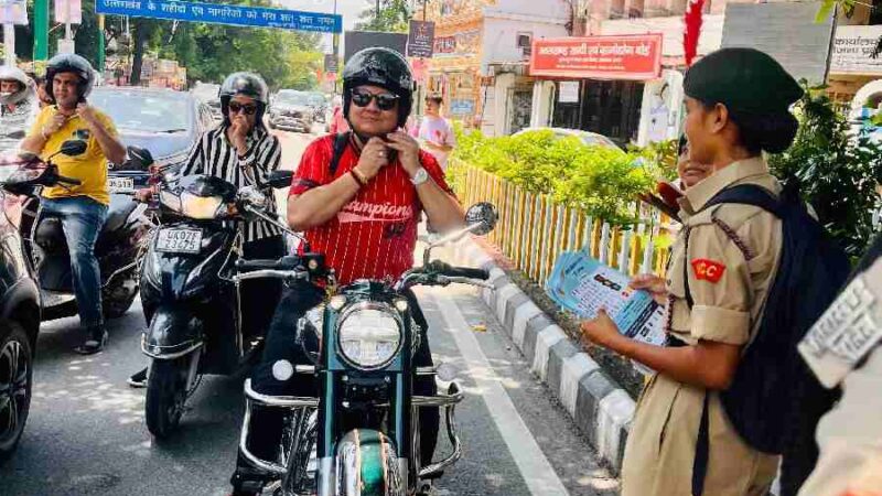 एसएसपी दून की नई सामाजिक पहल, सड़क सुरक्षा में समाज की साझेदारी” की थीम पर देहरादून यातायात पुलिस और अरदास समाज कल्याण (ASK) ट्रस्ट ने चलाया जन जागरूकता अभियान