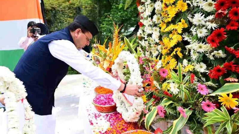 मुख्यमंत्री ने कारगिल विजय दिवस पर शहीद स्मारक पर पुष्प चक्र अर्पित कर शहीद को दी श्रद्धांजलि, परमवीर चक्र विजेताओं की अनुग्रह राशि 50 लाख से बढ़ाकर की गई डेढ़ करोड़