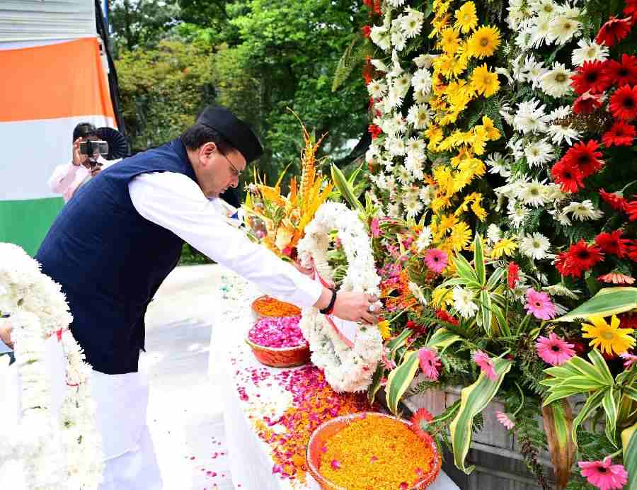 मुख्यमंत्री ने कारगिल विजय दिवस पर शहीद स्मारक पर पुष्प चक्र अर्पित कर शहीद को दी श्रद्धांजलि, परमवीर चक्र विजेताओं की अनुग्रह राशि 50 लाख से बढ़ाकर की गई डेढ़ करोड़