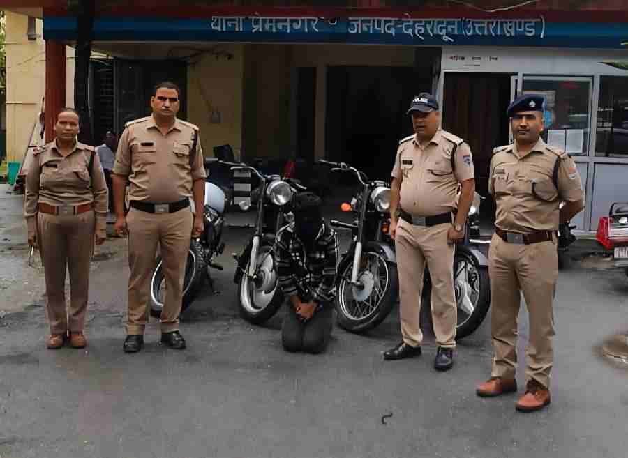 दून पुलिस ने किया नाबालिक वाहन चोर गैंग का खुलासा, नाबालिक होने का फायदा उठाकर वाहनों पर करते थे हाथ साफ, 4 नाबालिकों से 4 मोटरसाइकिल की बरामद