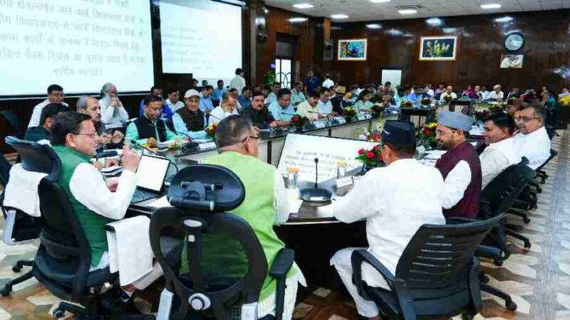 टिहरी लोकसभा क्षेत्र के अंतर्गत आने वाली विधानसभाओं की मुख्यमंत्री घोषणाओं और अन्य कार्यों की समीक्षा के दौरान मुख्यमंत्री ने दिये निर्देश, विधायकों द्वारा उठायी गई जन समस्याओं को गंभीरता से लें अधिकारी