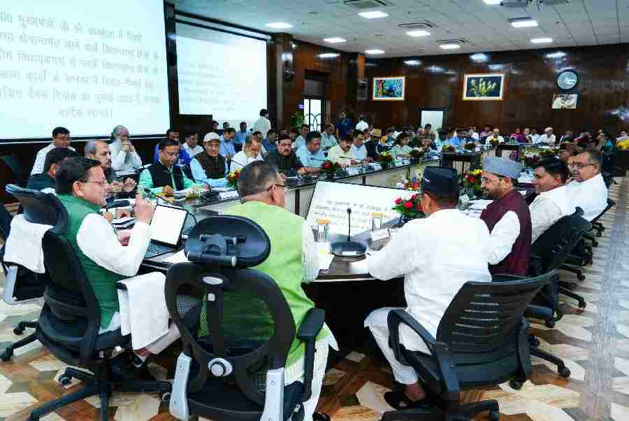 टिहरी लोकसभा क्षेत्र के अंतर्गत आने वाली विधानसभाओं की मुख्यमंत्री घोषणाओं और अन्य कार्यों की समीक्षा के दौरान मुख्यमंत्री ने दिये निर्देश, विधायकों द्वारा उठायी गई जन समस्याओं को गंभीरता से लें अधिकारी