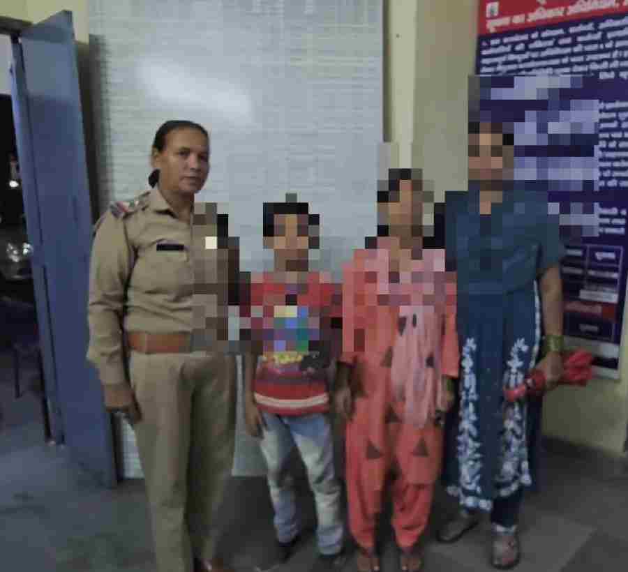 गुमशुदा बालक को परिजनों से मिलाकर दून पुलिस ने लौटाई मासूम चेहरे की मुस्कान, कोतवाली क्षेत्र से गुम हुए 10 वर्षीय बालक को किया सकुशल बरामद