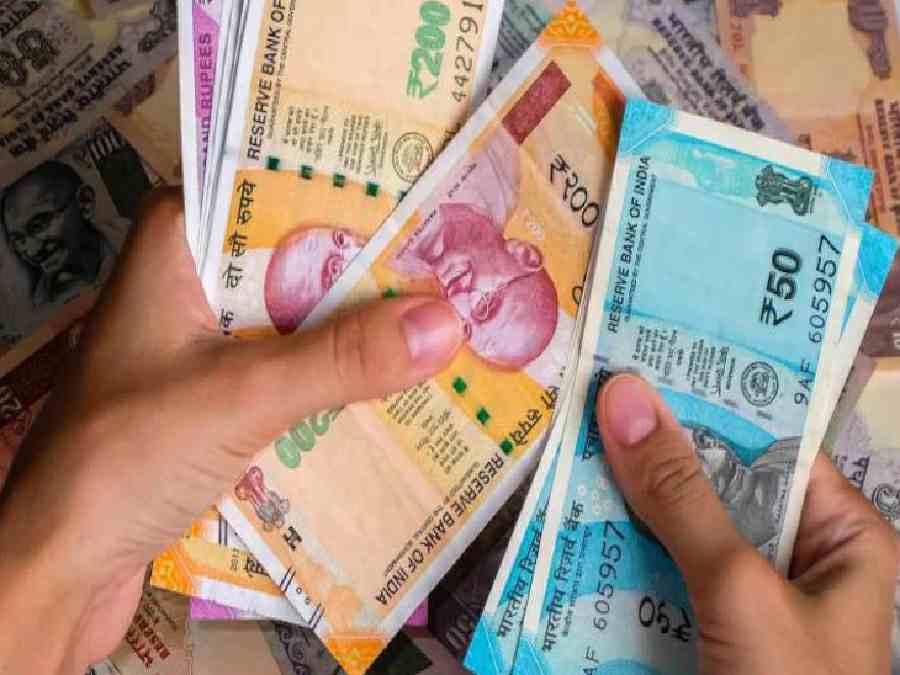 सतर्कता विभाग की कार्रवाई, रिश्वत लेते हुए रंगे हाथ पकड़े गए मंडी समिति काशीपुर के प्रभारी सचिव