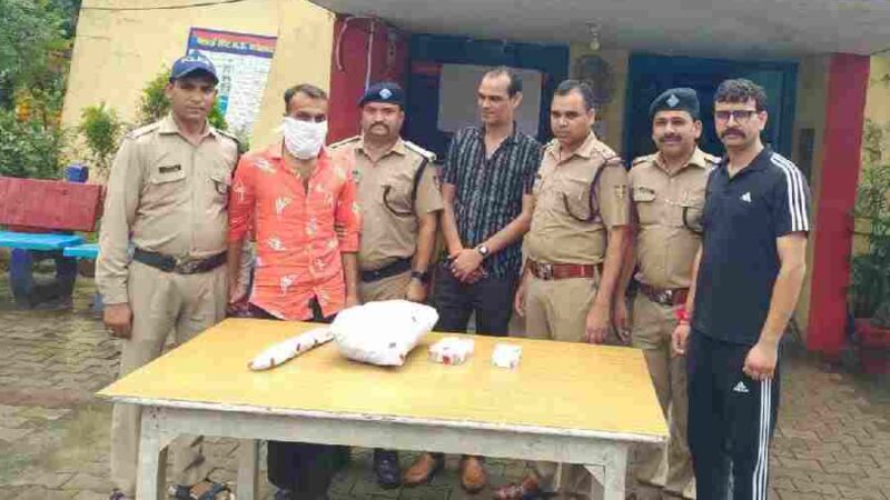 विकासनगर क्षेत्र में हुई वृद्ध महिला की हत्या का दून पुलिस ने किया खुलासा, घटना को अंजाम देने वाले मृतका के पुत्र को किया गिरफ्तार