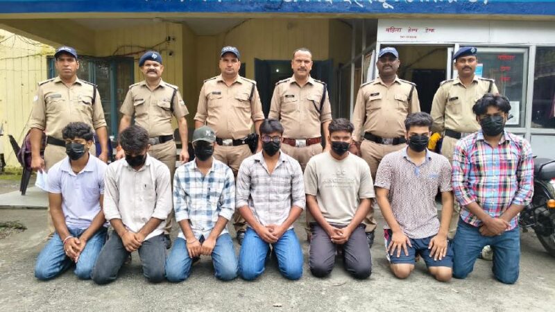 उपद्रवी छात्रों पर कसा दून पुलिस का शिकंजा, यूनिवर्सिटी में पढने वाले दो गुटों के 7 छात्रों को पुलिस ने किया गिरफ्तार