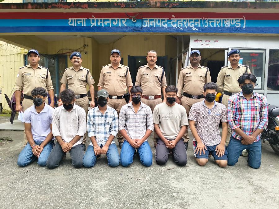 उपद्रवी छात्रों पर कसा दून पुलिस का शिकंजा, यूनिवर्सिटी में पढने वाले दो गुटों के 7 छात्रों को पुलिस ने किया गिरफ्तार
