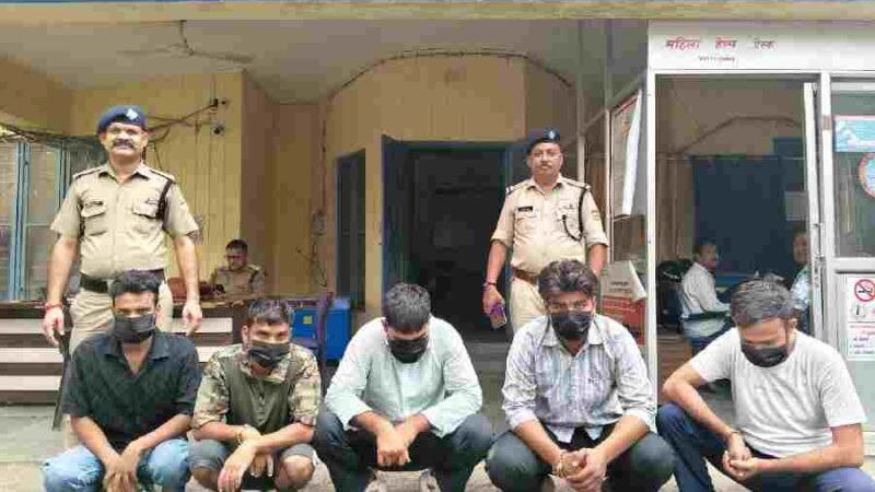 सार्वजनिक स्थान पर हुडदंग मचाने वालों को पुलिस ने पढ़ाया कानून का पाठ, मामूली विवाद के चलते दो पक्षों द्वारा विधौली व केहरी गांव मे मचाया जा रहा था हुडदंग, 5 हुड़दंगी गिरफ्तार