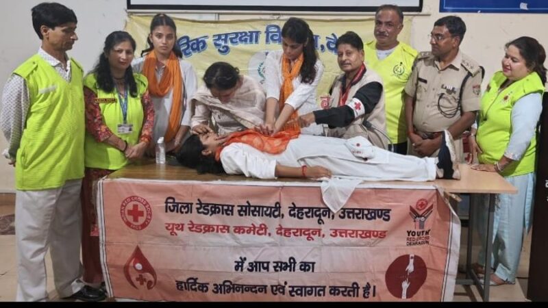 यूथ रेडक्रास ने गुरुकुल कांगड़ी विश्वविद्यालय के कन्या गुरुकुल परिसर, देहरादून में नागरिक सुरक्षा प्रशिक्षण दिया, उत्तराखंड में छात्र-छात्राओं के लिए आपदा प्रबंधन प्रशिक्षण अनिवार्य हो : डॉ० अनिल वर्मा