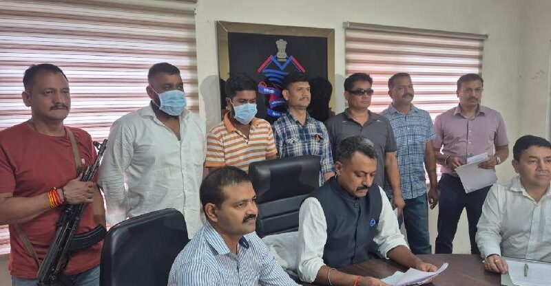कुख्यात वाल्मिकी गैंग के विरुद्ध एसटीएफ का आपरेशन, गैंग के 2 सदस्यों को किया गिरफ्तार,अवैध रुप से संपत्तियों को कब्जाने के लिए प्रवीण वाल्मिकी गैंग अब तक कर चुका है कई हत्याये