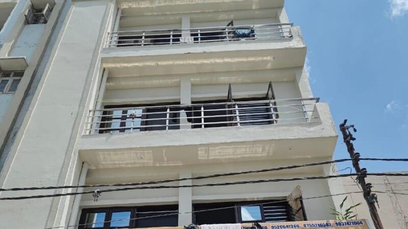 एमडीडीए ने ऋषिकेश में अवैध निर्माणों पर की ताबड़तोड़ कार्रवाई, 11 बहुमंजिले अवैध निर्माण किए गये सील*  *नियमों को ताक पर रखकर किए जा रहे अनाधिकृत निर्माण को किसी भी हाल में बर्दाश्त नहीं किया जाएगा –बंशीधर तिवारी