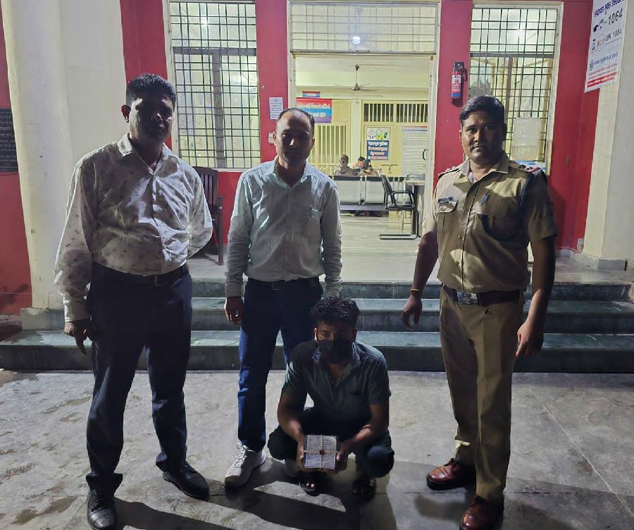 देहरादून में अवैध रूप से निवास कर रहे 1 बांग्लादेशी नागरिक को पुलिस ने किया गिरफ्तार, अपनी पहचान छिपाकर देहरादून में अवैध रूप से बंगाली डॉक्टर के रूप में काम कर रहा था बांग्लादेशी नागरिक