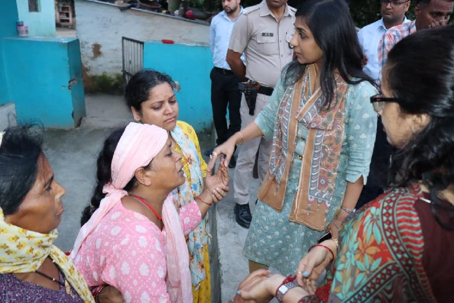 सीएम धामी ने जितेंद्र आत्महत्या मामले में जताया दुःख, परिजनों से फोन पर वार्ता कर प्रकट की शोक संवेदनाएं, कानून की सुसंगत धाराओं के तहत कठोर कार्रवाई की जाएगी-सीएम धामी