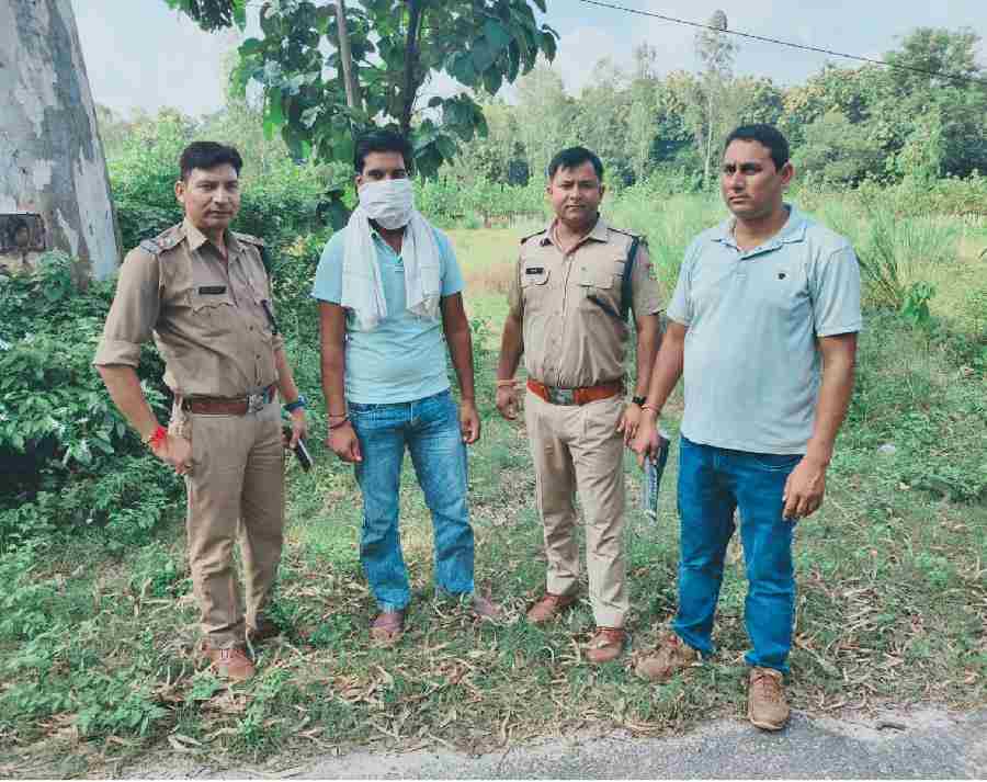भीड-भाड वाले क्षेत्र में खतरनाक ढंग से वाहन चलाने वाले वाहन चालक को पुलिस ने हिरासत में लिया, वाहन को किया सीज
