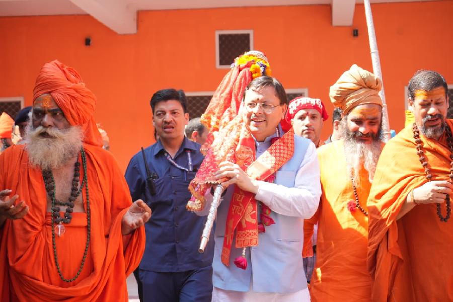 मुख्यमंत्री ने किया पवित्र छड़ी यात्रा का शुभारंभ, पवित्र छड़ी यात्रा धार्मिक अनुष्ठान ही नहीं हमारी सनातन संस्कृति की व्यापकता का जीवंत प्रमाण है- मुख्यमंत्री
