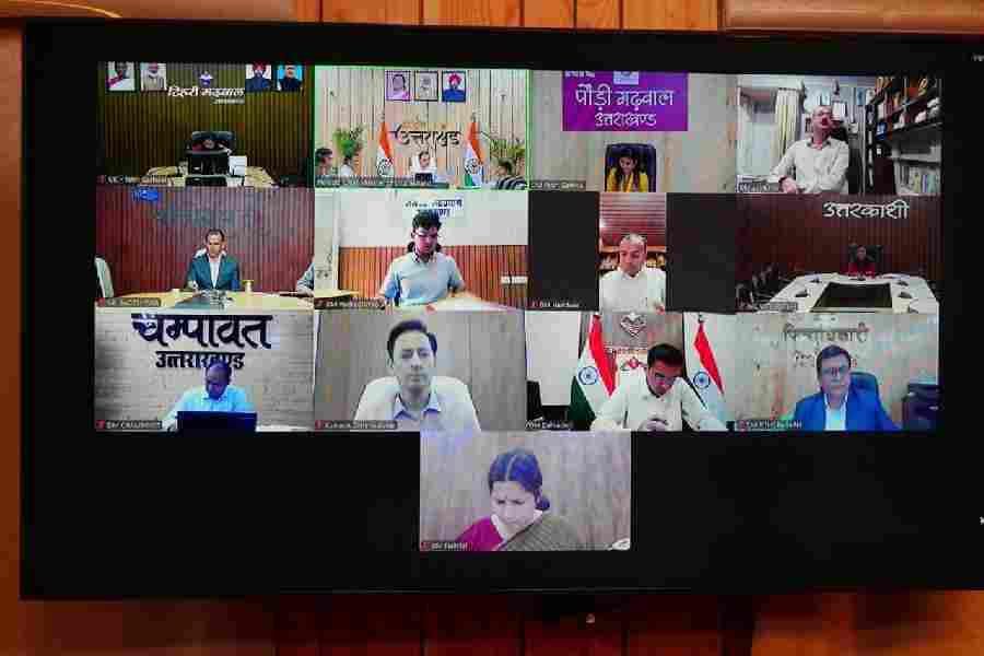 मुख्यमंत्री धामी ने शासन और पुलिस के वरिष्ठ अधिकारियों के साथ वर्चुअल माध्यम से जुड़कर दिए निर्देश, बरसात के बाद पुनर्निर्माण कार्यों में तेजी लाने और चारधाम यात्रा को सुचारु कराने पर दिया जोर, आपदा प्रबंधन, कानून व्यवस्था और जनसुविधाओं पर विशेष ध्यान दिया जाए – मुख्यमंत्री